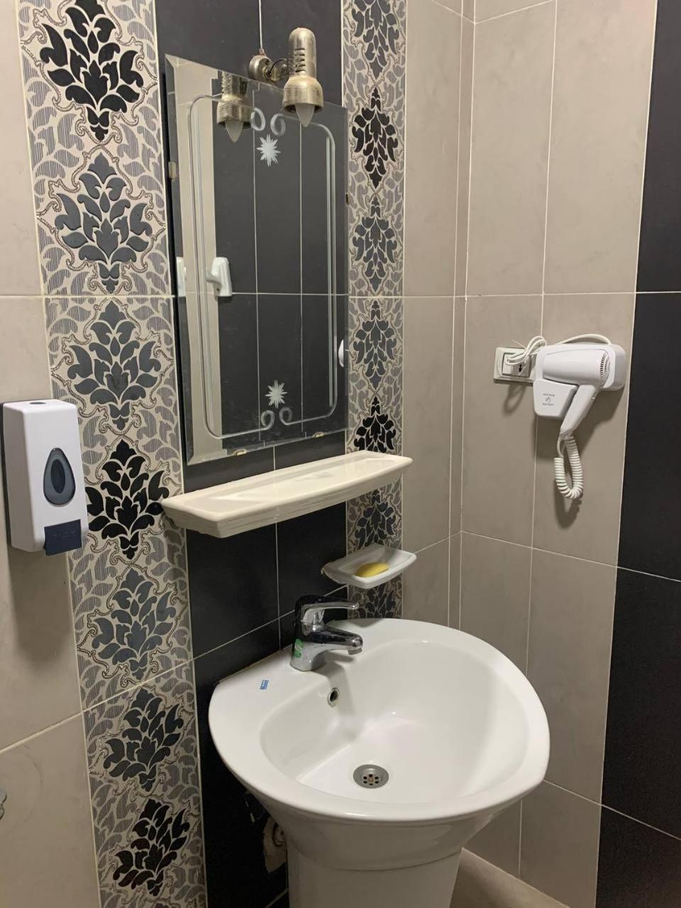 Capo Pyramid Hotel Kafret el-Gabal Екстериор снимка